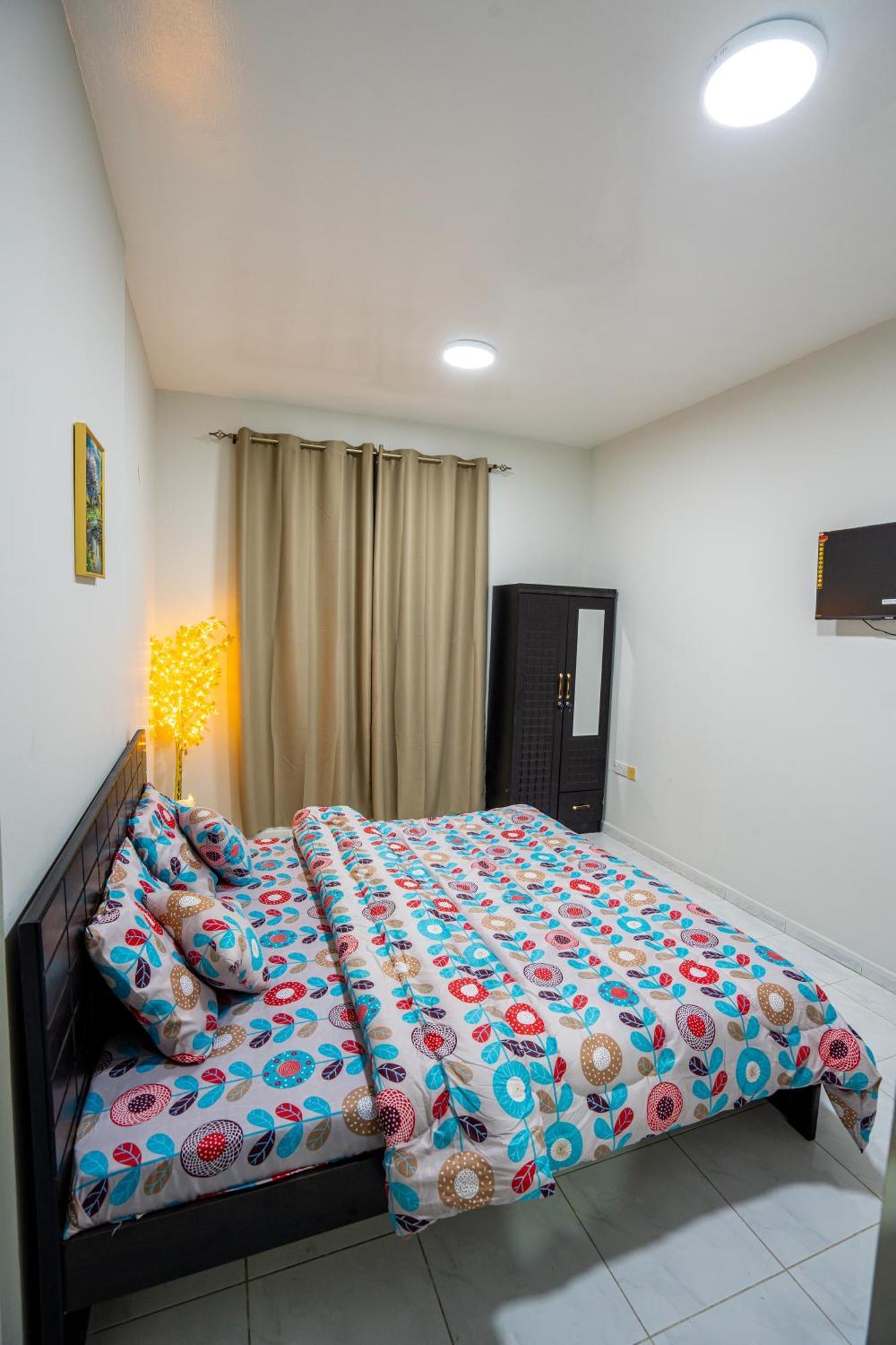 Tourist Family And Couple Abudhabi Baith Al Jannah Llc Homestay Abu Dhabi
